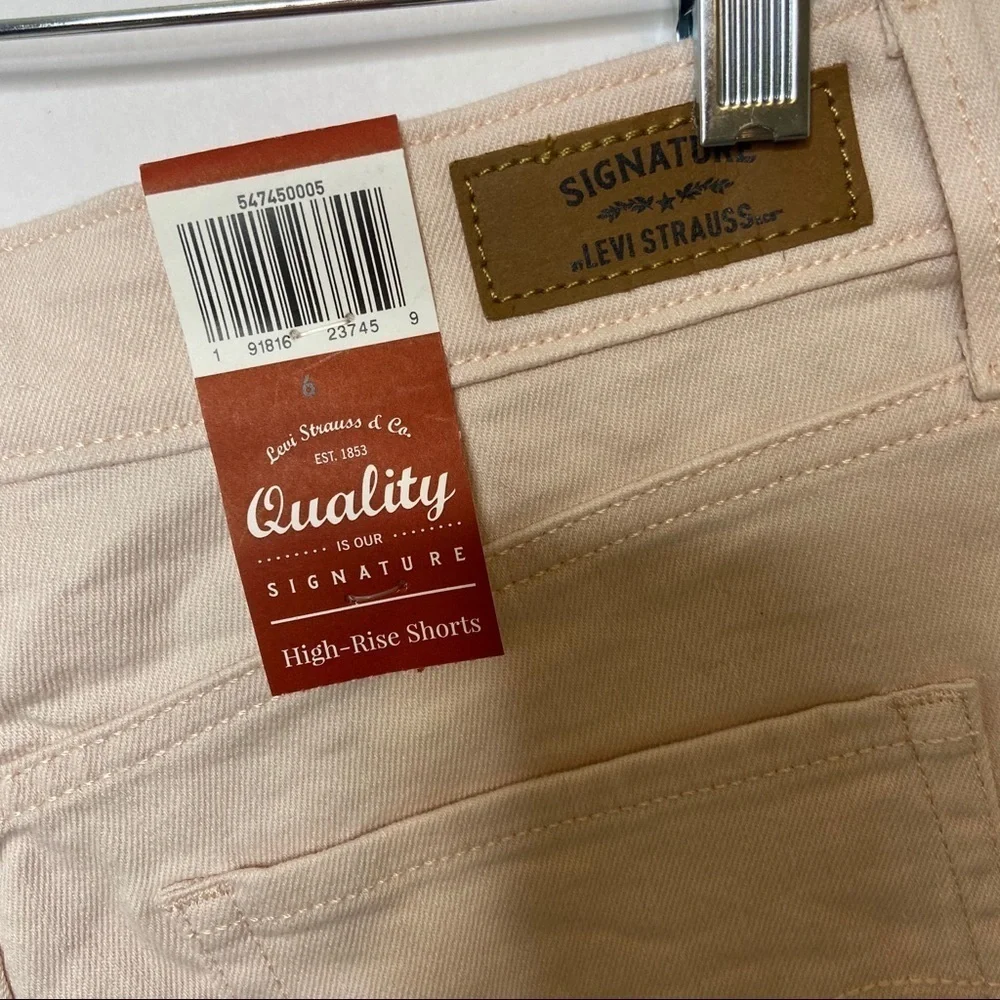 NWT Levi’s Light Pink High Waisted Cuff Shorts - Picture 4 of 5